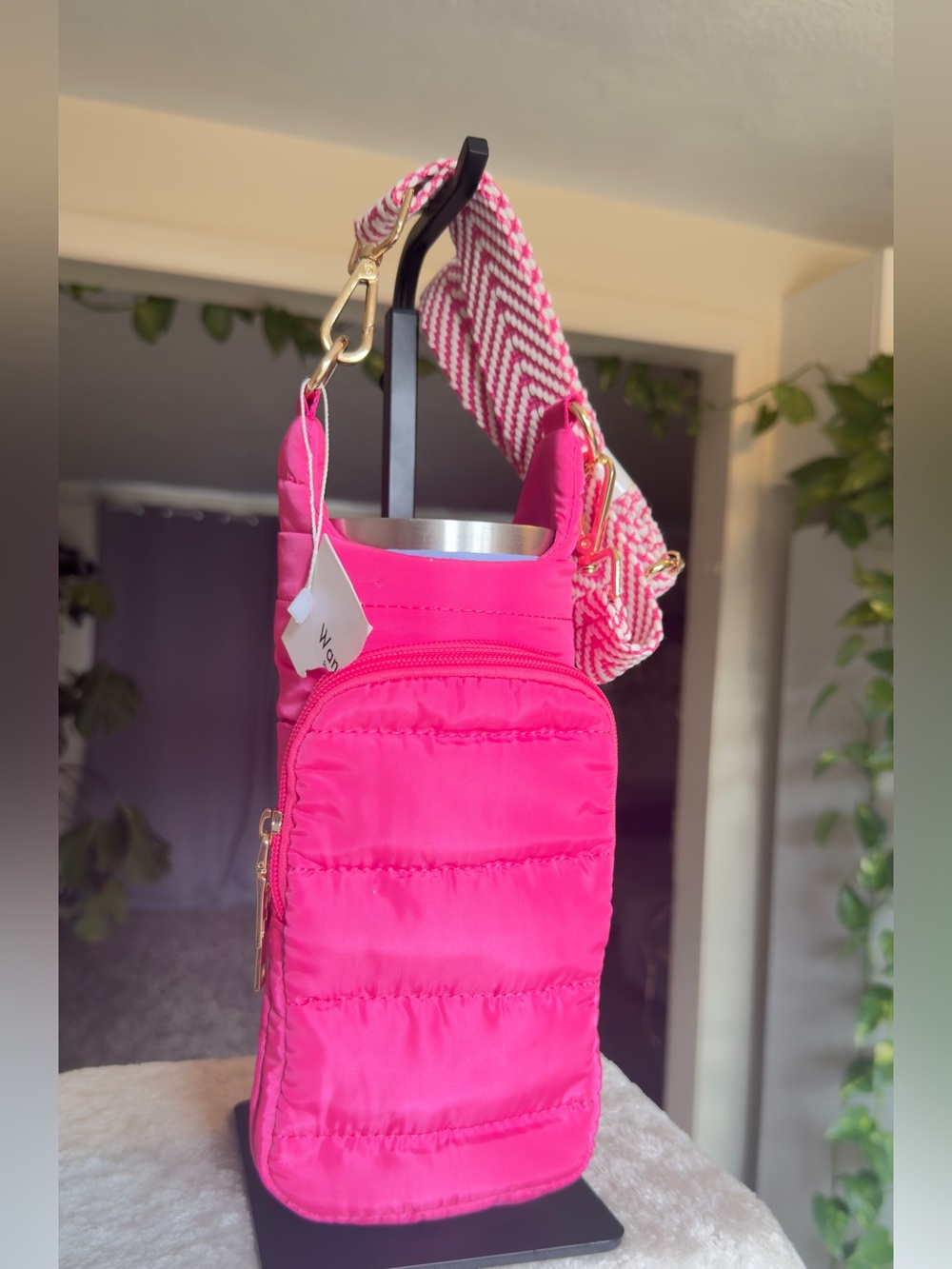 New WanderFull Hydro Puffer Water Bottle Crossbody Bag Hot Pink Neon PRF2402
